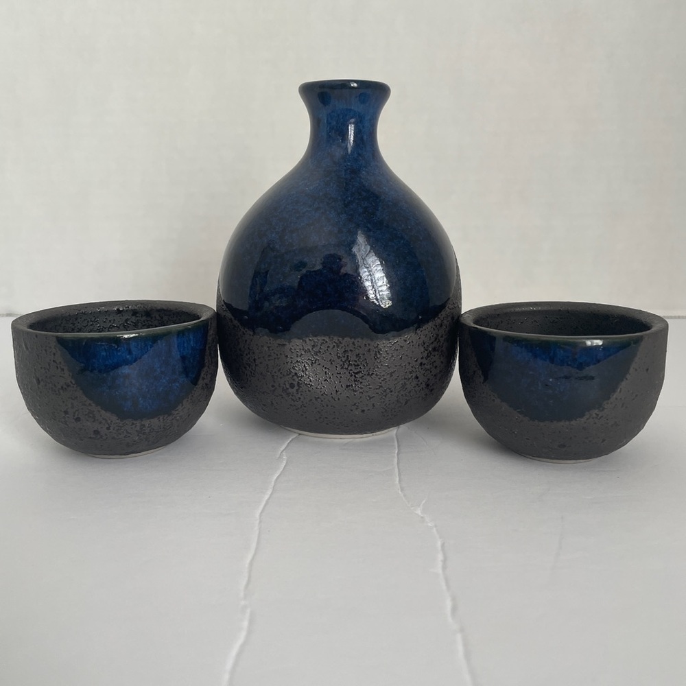 Pre Owned Set of 3 Japanese Black Matte Sushi Sake Glass And Two Easy Grip Cups